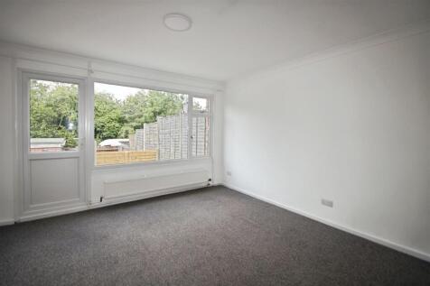 Frobisher Road, Rugby photo 5