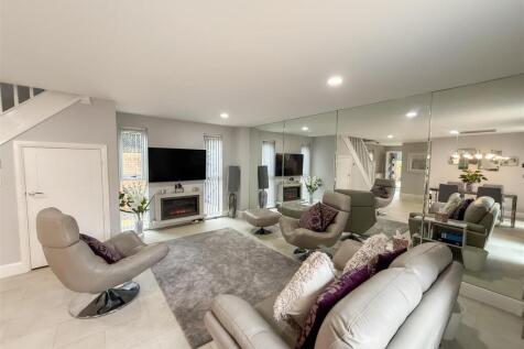 SITTING/FAMILY ROOM