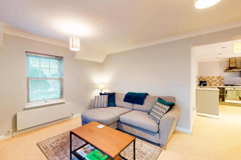 Castleton Court, Arncliffe Road, West Park, Leeds photo 3