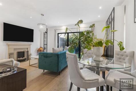 Kitchen / Lounge (Open-Plan)