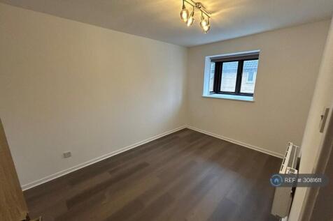 Eagle Drive, London, NW9 photo 4