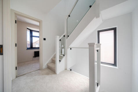 1325918-8-686fd17...