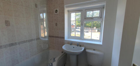 Southampton Road, BH24 photo 4