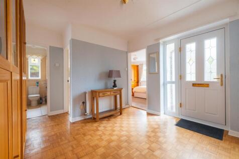 12 Hadlow Ln-32.jpg