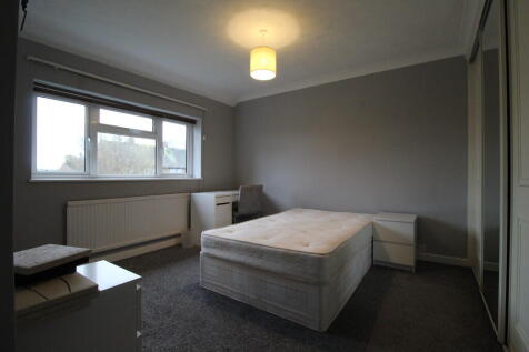 1-bed house on Willow Way, Guildford, £895/mo
