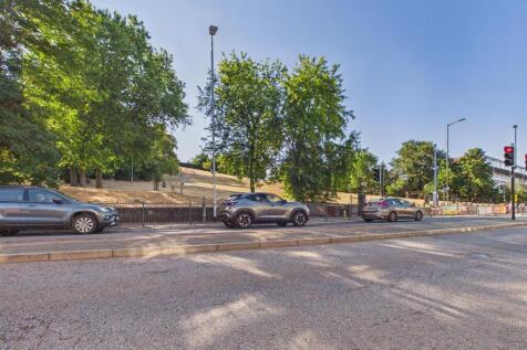 CAM03328G0-PR0035-STILL009.jpg