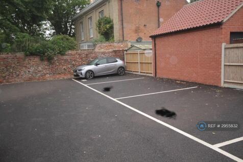 High Street, Caister-On-Sea, NR30 photo 3