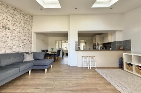 Open Plan Living Dining Kitchen