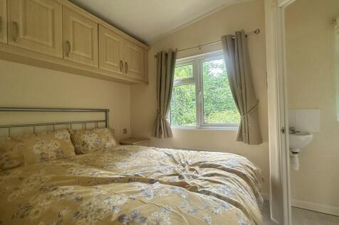 55751654-AF0E-4CA...