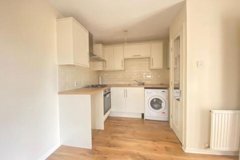 Elmbridge Road, Cranleigh, GU6 photo 3