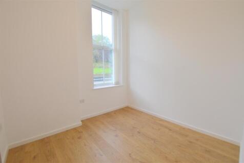 6 Shibdon Grange Bedroom 2.jpg