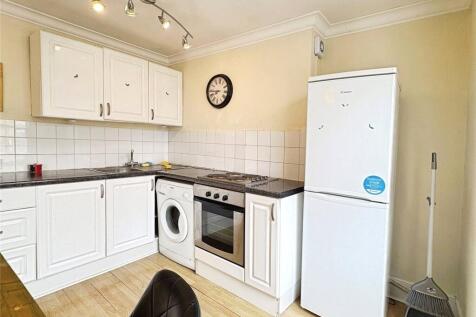 West Crescent Road, Gravesend, Kent, DA12 photo 4