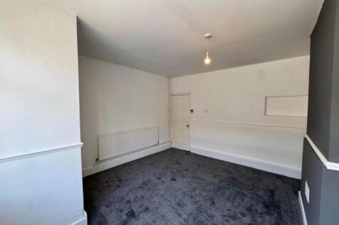 Lancaster Avenue, Grimsby photo 4