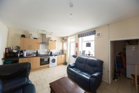 Bright open plan living and kitchen area...