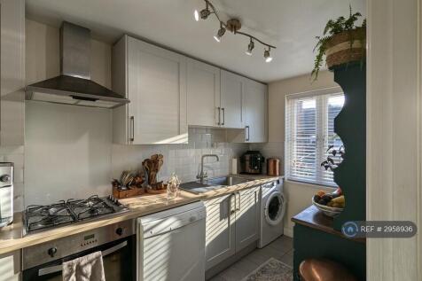 Betjeman Road, Stratford-Upon-Avon, CV37 photo 4