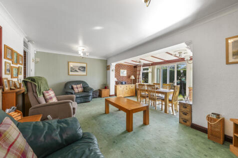 Living Room2 T202505011526.jpg