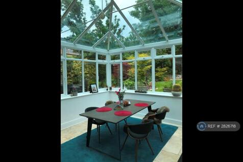 Conservatory / Dinning Room