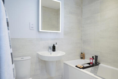 The Kensington End bathroom