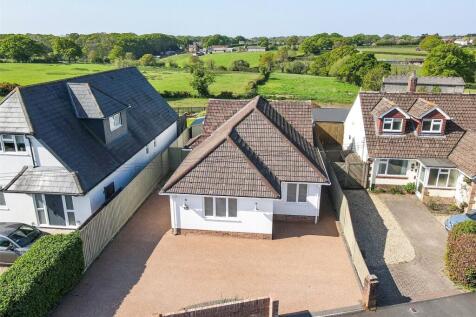 Lymington, SO41 - property photo