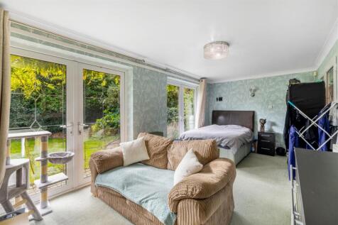 338 Cricklewood (Kirton End)-23.jpg