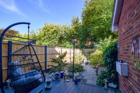 10 Pendinas Drive-14.jpg