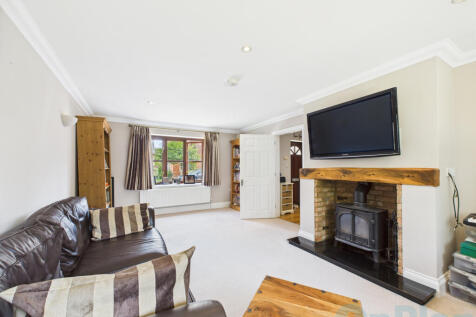 CAM04024G0-PR0032-STILL007