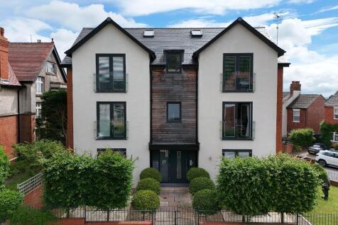 Duplex with Juliet balcony &amp; hill views