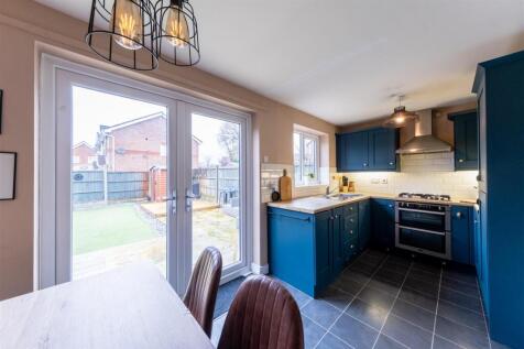 4 Redstone Drive-001.jpg