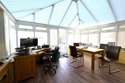 Whitehill Close, Camberley, Surrey, GU15 photo 4