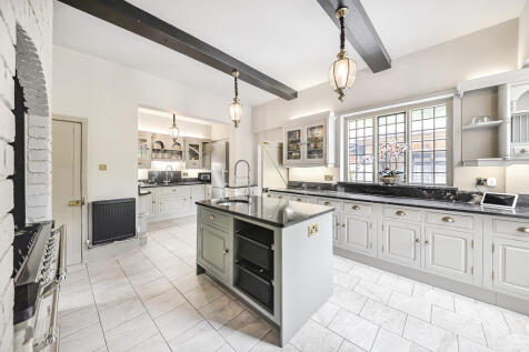 6 bed, 4 bath Detached in Birmingham - Photo 6