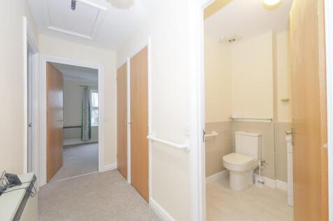 50 Oakfield House CV32-11.jpg