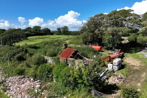 looking north west at plot and paddock behind.jpg