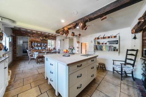 Kitchen open to Breakfast Room