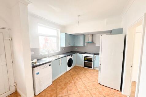 Thirlstone Avenue, Oldham, Manchester, OL4 photo 3
