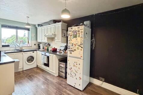 Warminster Road, Westbury photo 3