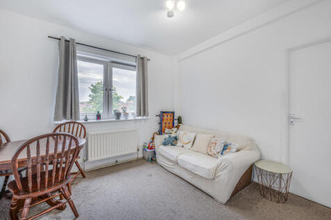 Upper Richmond Road, London, SW15 photo 3