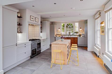 8689352-stills-interior04(1)-800.jpg