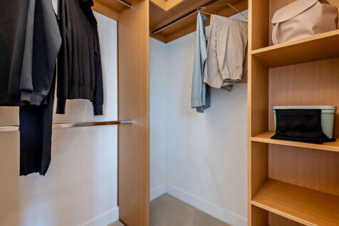 Walk-in wardrobe