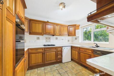 CAM03218G0-PR0625-STILL004