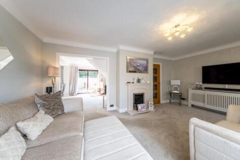 17 Andrew's Close-014.jpg