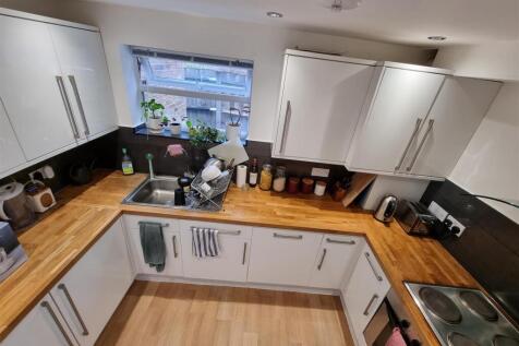 Flat A, 26 Kingsmead Kitchen.jpg