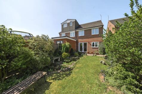 Manor Way - Rear 1.jpg