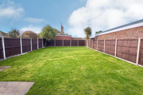 LAWNED GARDEN AREA.jpg