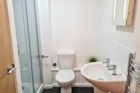 Flat 27 The Forum Shower Room.jpg