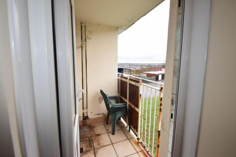 Bailliehill Place, Kilmarnock, East Ayrshire, KA1 photo 4