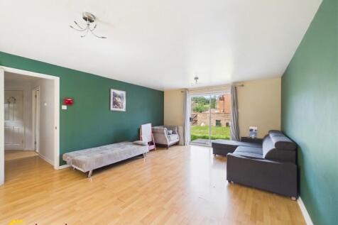 Stroud Close, Banbury, OX16 photo 3