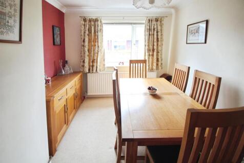 Bedroom 3/dining room