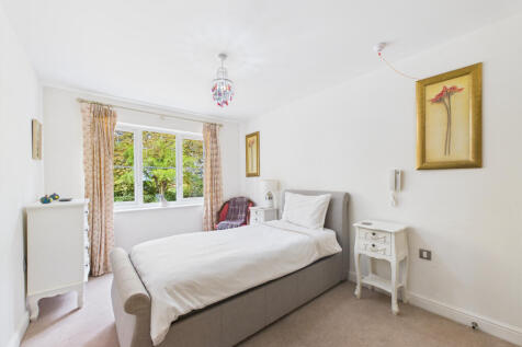 CAM02909G0-PR0471-STILL011