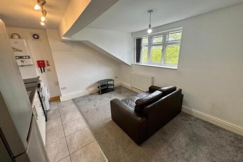 Skaife Road, Sale, M33 photo 5