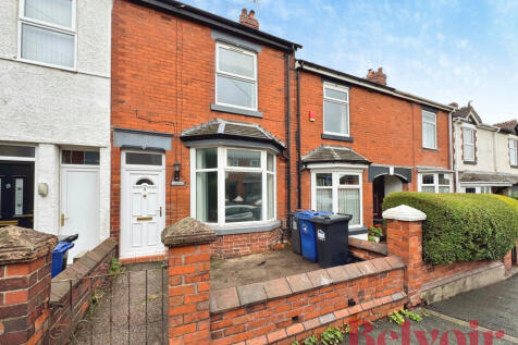 3-bed terraced on King Street, Cross Heath, Newcastle-under-Lyme, ST5, £900/mo